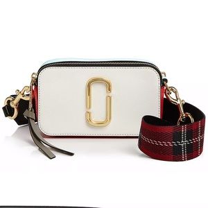 THE MARC JACOBS
Snapshot Leather Crossbody